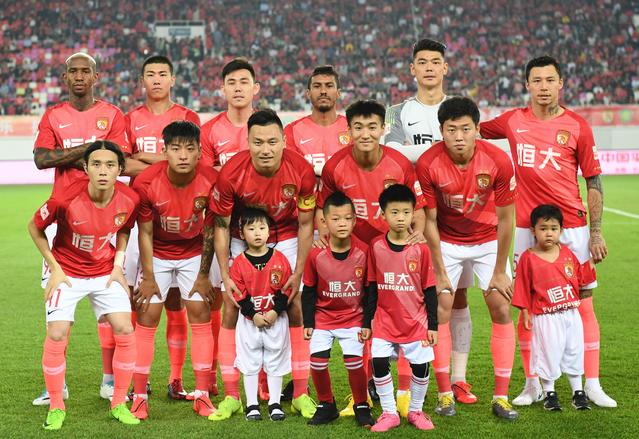 LPL抢分大战正式开启，11支战队争七个名额，RNG被抬进季后赛